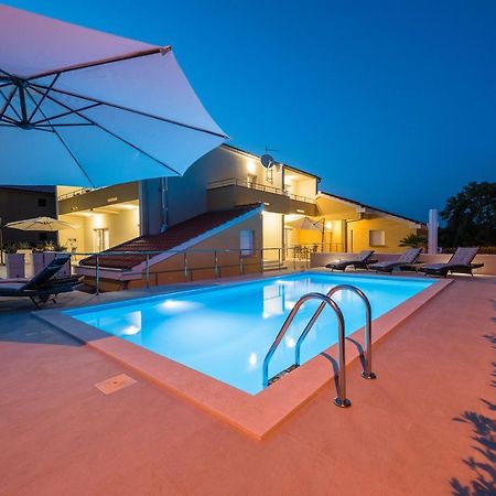 Villa Petra S Bazenom, Rostiljem I Parkingom Задар Экстерьер фото
