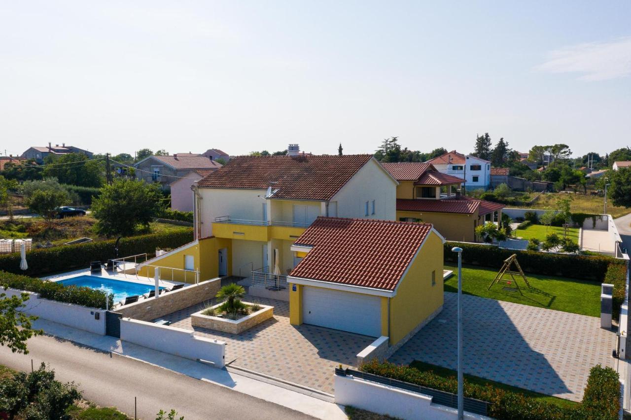 Villa Petra S Bazenom, Rostiljem I Parkingom Задар Экстерьер фото