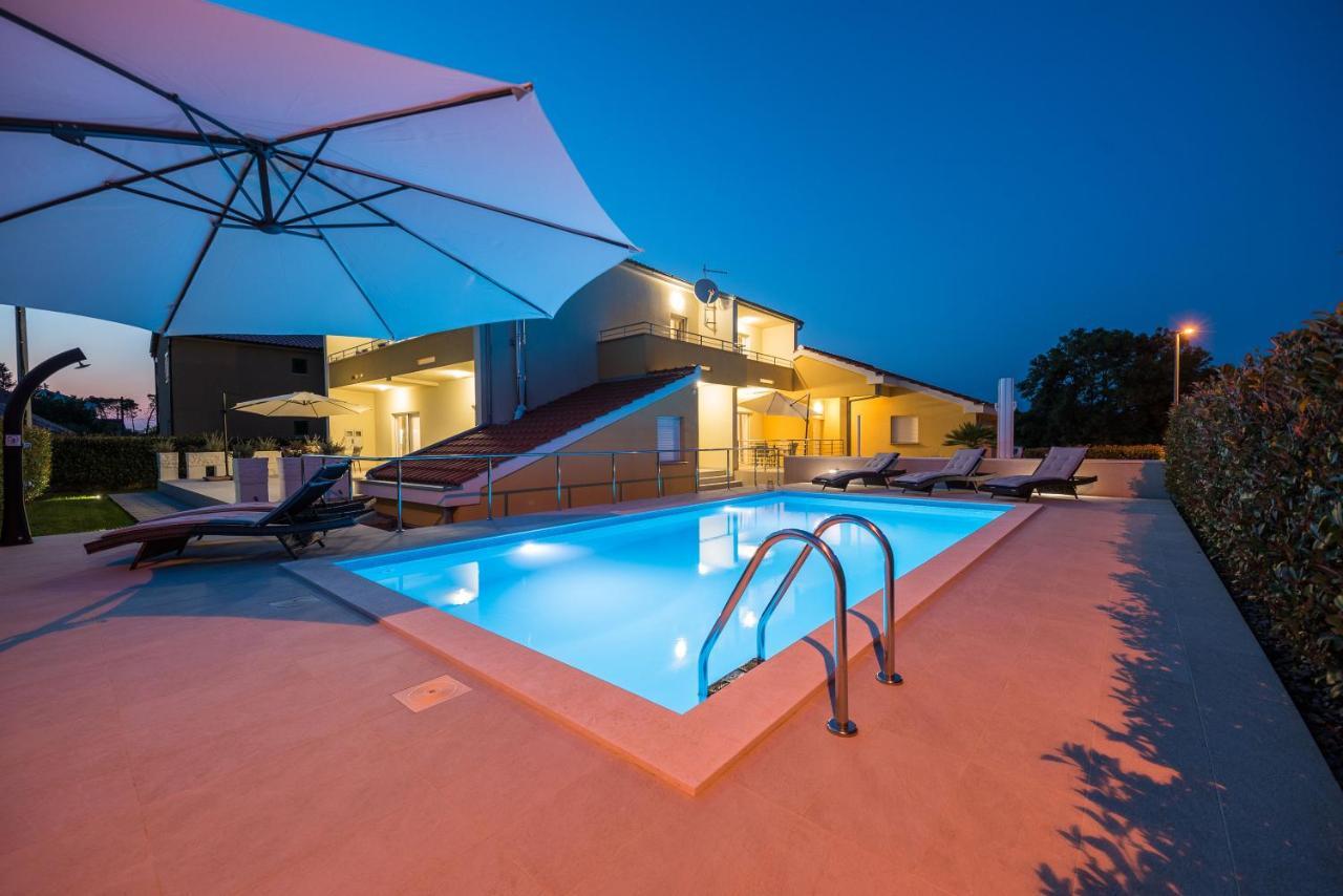 Villa Petra S Bazenom, Rostiljem I Parkingom Задар Экстерьер фото