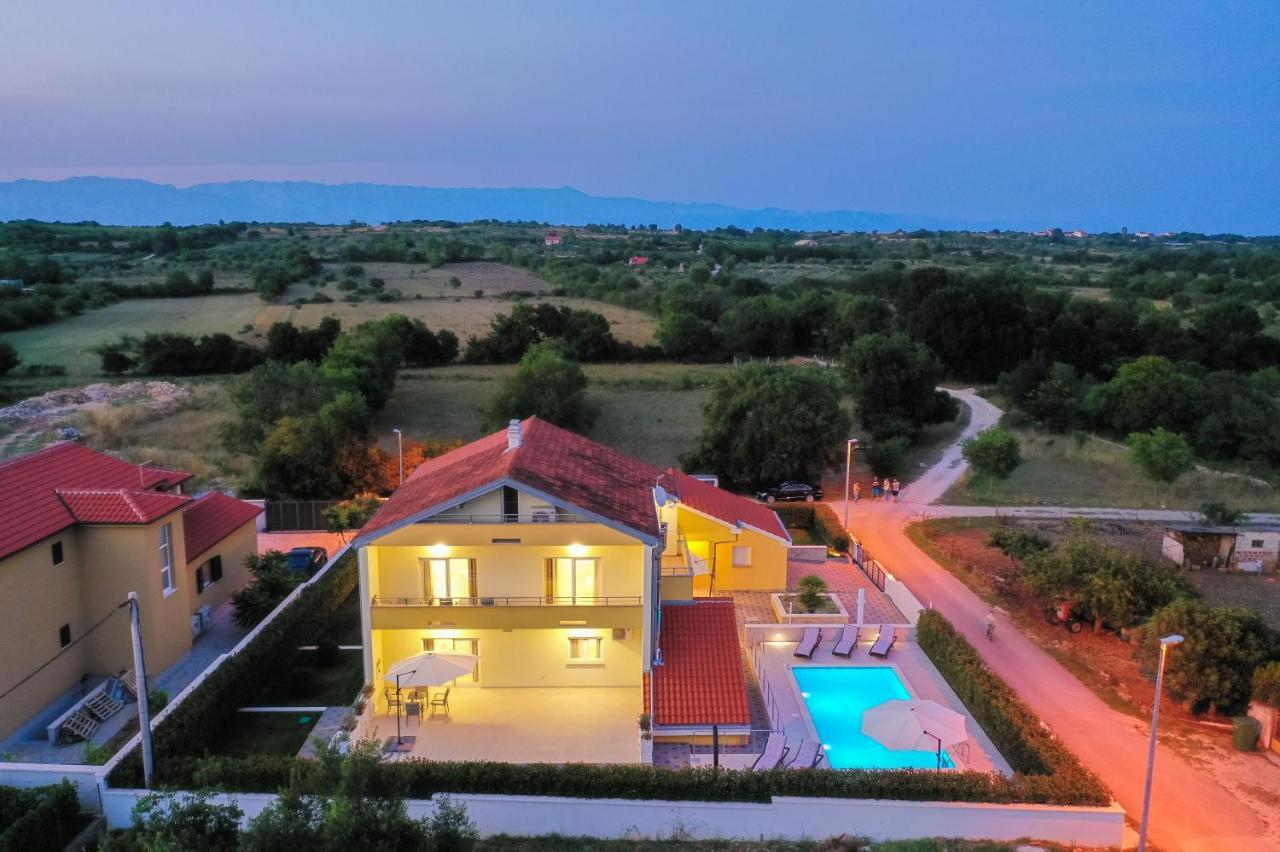 Villa Petra S Bazenom, Rostiljem I Parkingom Задар Экстерьер фото
